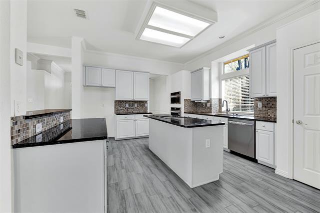 Building Photo - 1010 Westwood Ct