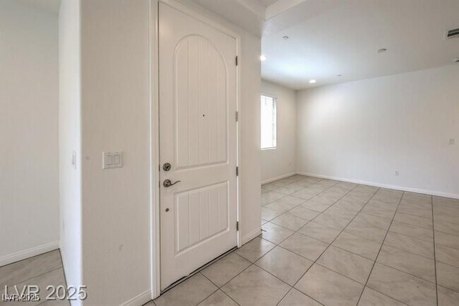 Building Photo - 89 Oratorio Dr