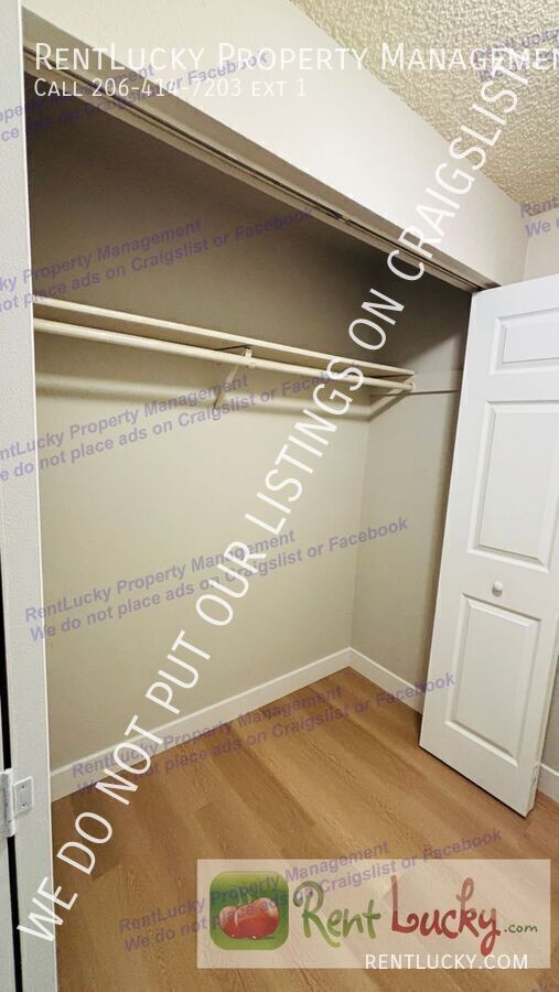 Building Photo - 2824 D Pl SE