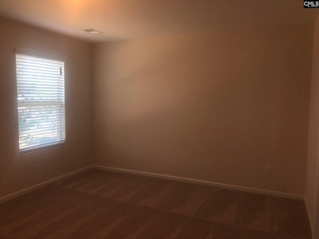 Building Photo - 1057 Roscoe Rd