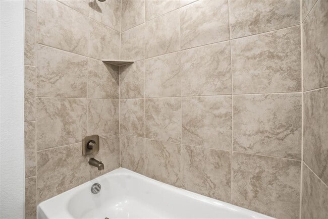 Building Photo - 13606 Long Is Dr