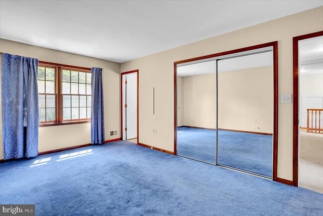 Building Photo - 20 Lehland Dr