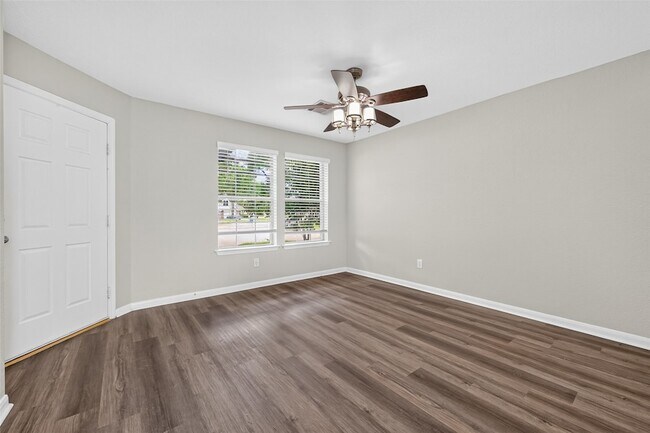 Building Photo - 3219 Watercliff Ct
