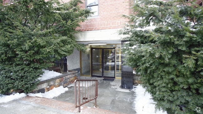 Frontage - 250 Parkville Ave