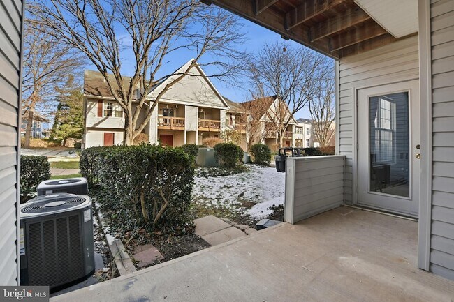 Building Photo - 9212 Azure Ct