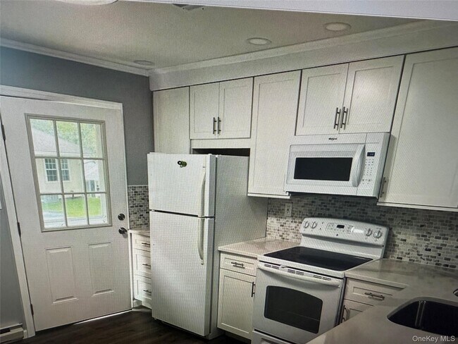 Building Photo - 333 Woodbridge Dr
