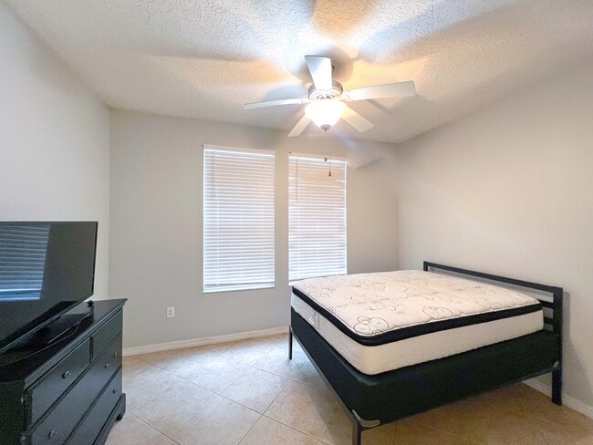 Building Photo - 1257 SW 9th Rd