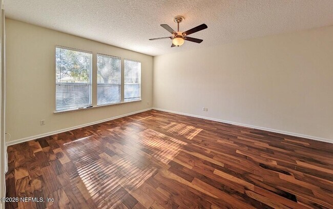 Building Photo - 3120 Double Oaks Dr
