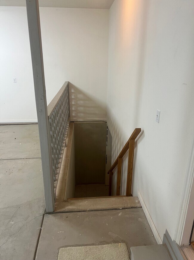 Building Photo - 2143 S 725 W