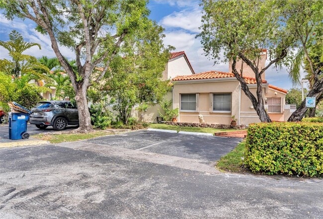 Building Photo - 6427 SW 132nd Ct Cir