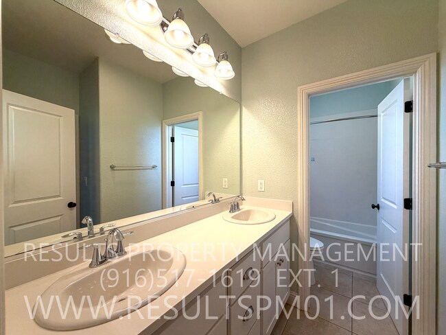 Building Photo - 1280 Goldenrod Way
