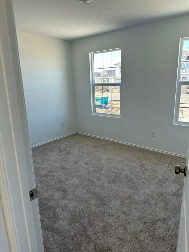 Building Photo - 280 Amber Gln