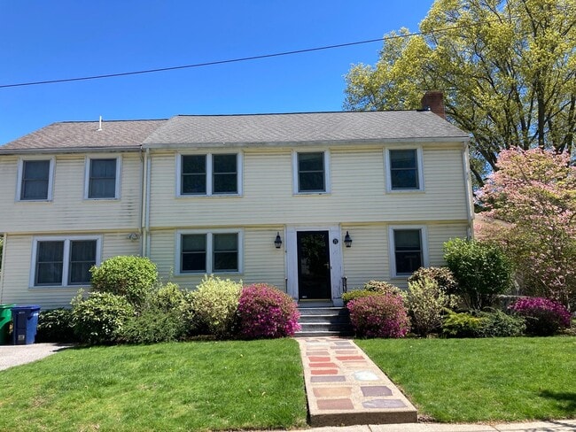 Building Photo - 75 Fessenden St