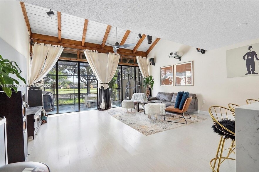 Building Photo - 1281 W Fairway Rd