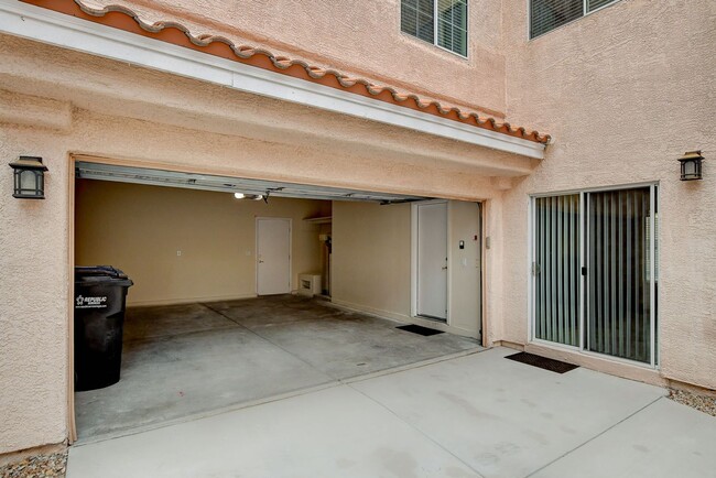Building Photo - Beautiful 2story house with strip views