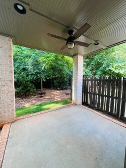 Building Photo - 2820 Hillside Springs Dr