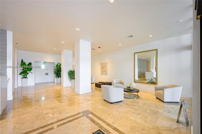 Building Photo - 2201 S Ocean Dr