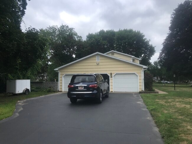 Building Photo - 24 Latchmere Ct