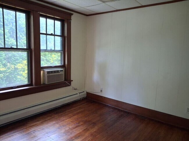Building Photo - 4 bedroom home in Galien, MI