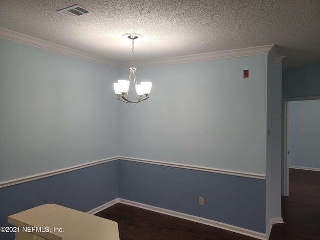 Building Photo - 10000 GATE Pky