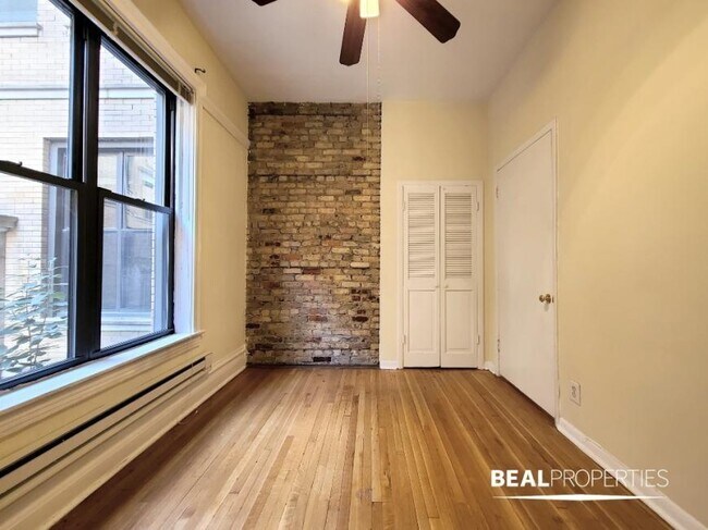 Building Photo - 2 bedroom in CHICAGO IL 60610