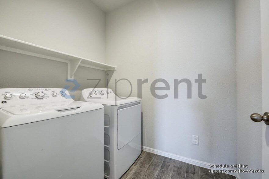 Building Photo - 9720 Fallston Dr