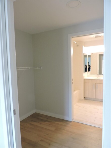 Building Photo - 9 Soden St