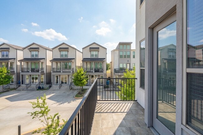 Building Photo - 18736 Centro Main St