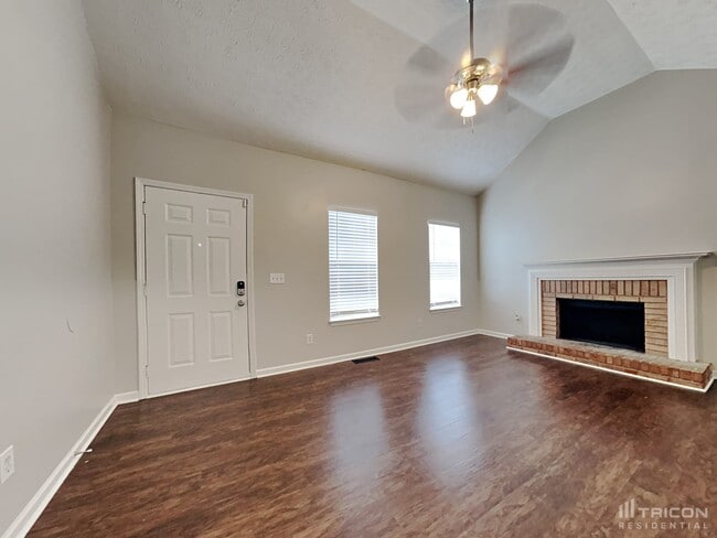 Building Photo - 102 Thornwood Dr