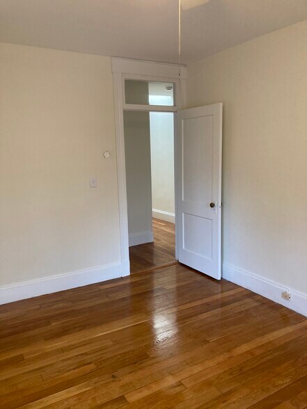 Building Photo - 36 Park Ave