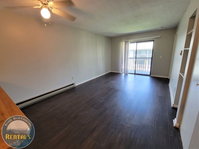 Building Photo - 2 Bedroom Condo At College Place