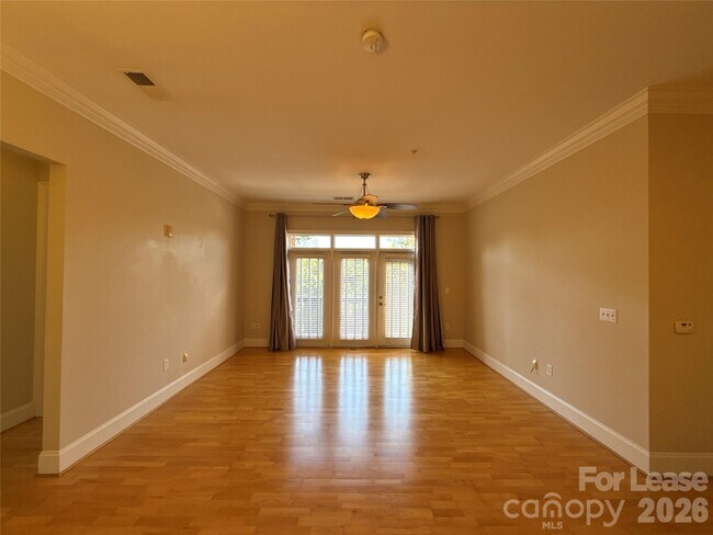 Building Photo - 2988 Selwyn Ave