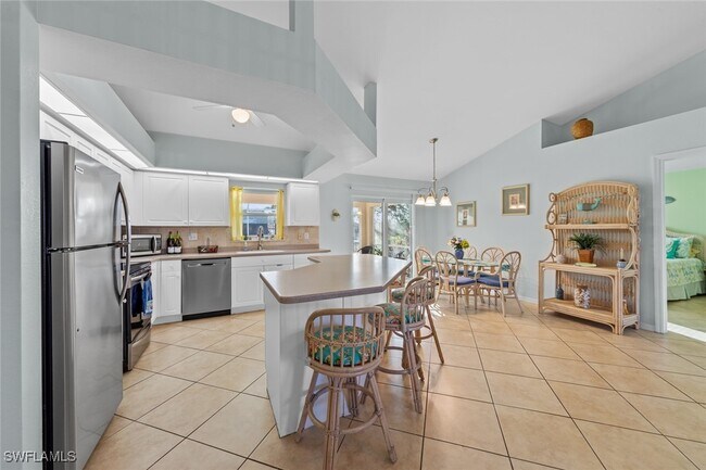 Building Photo - 1709 SW 15th Pl