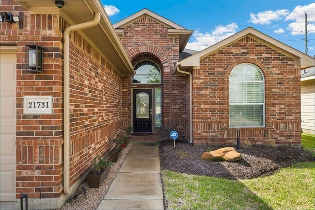 Building Photo - 21731 Sierra Long Dr