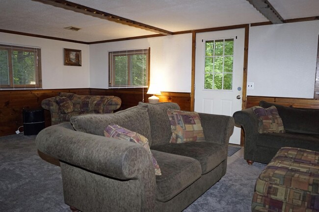 Building Photo - **WINTER RENTAL** Adorable Chalet - Come S...