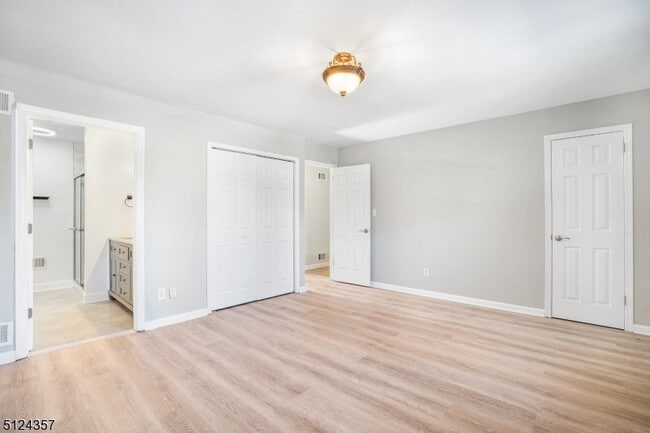 Building Photo - 1 Tempe Wick Rd