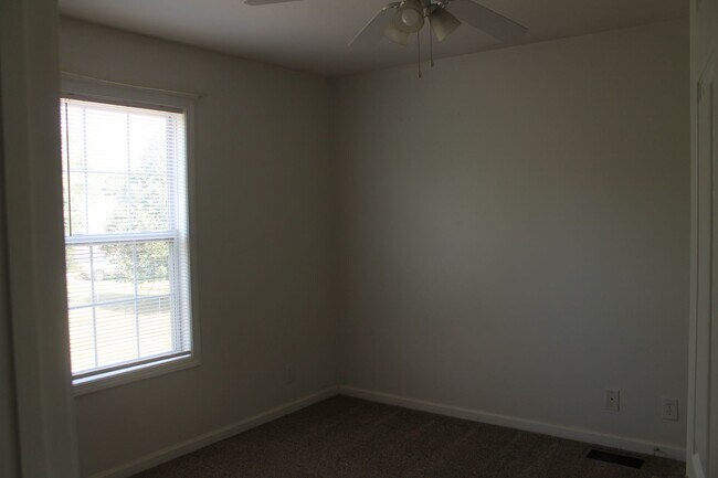 Building Photo - 255 Senator Dr