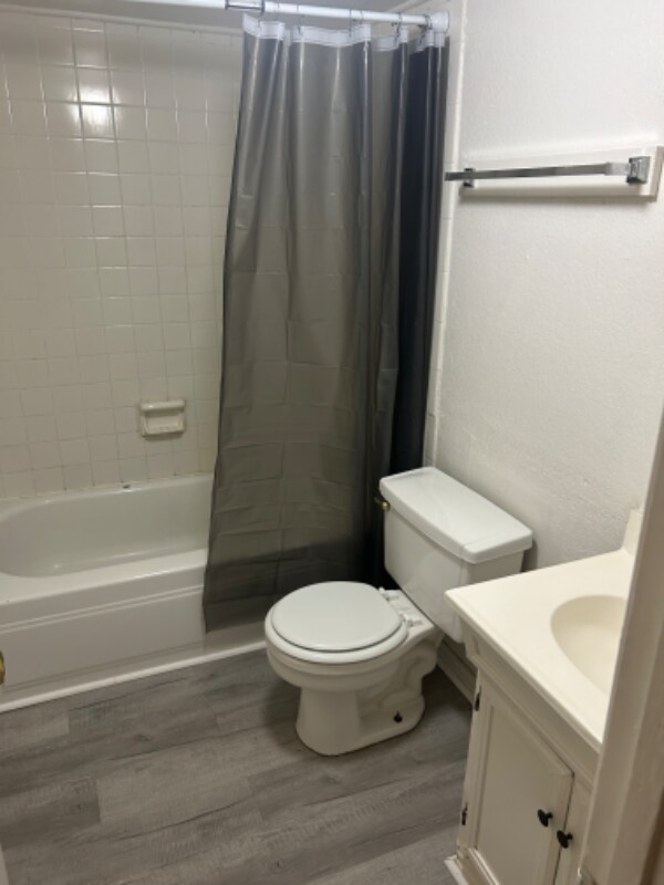 Building Photo - 322 S Waco St