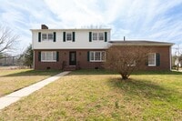 Building Photo - River views in Yorktown!