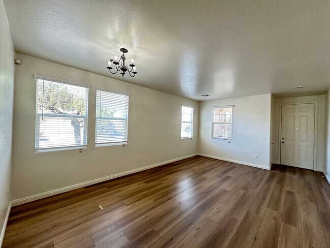 Building Photo - Bella Terra At Southern Highland
