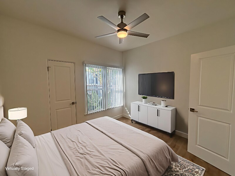 Building Photo - 2317 Ocean Park Blvd