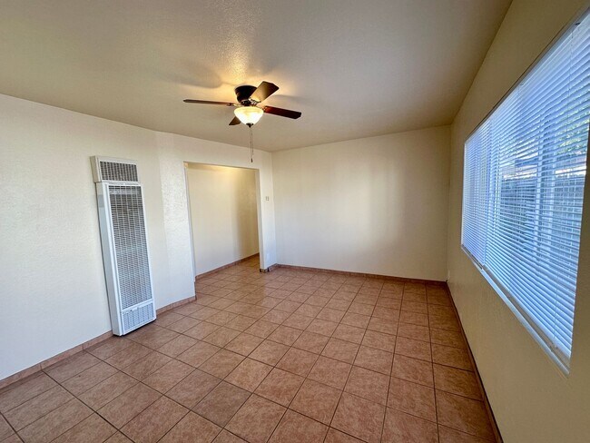 Building Photo - UPCOMING 2 BED 1 BATH COZY CASITA AVAILABLE 5/15/26!!