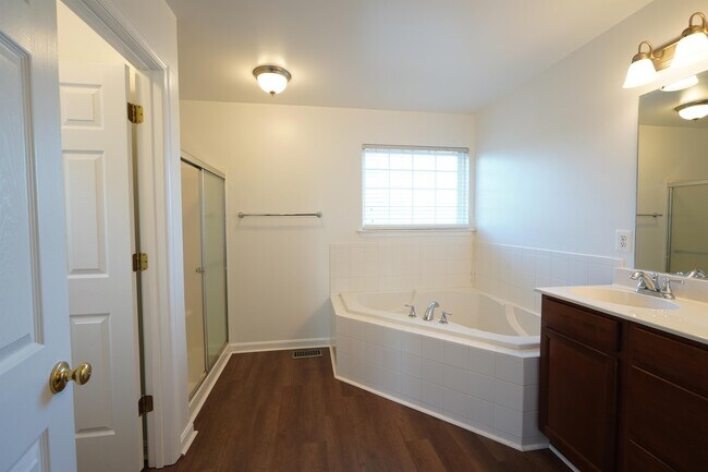 Building Photo - 45715 N Maxine Wy
