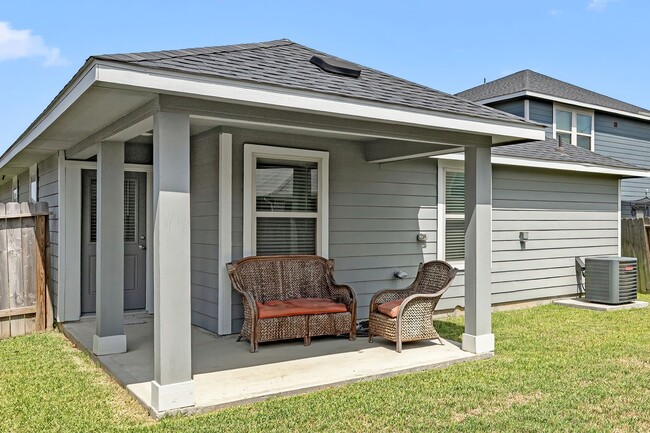 Building Photo - 5422 Sunway Dr