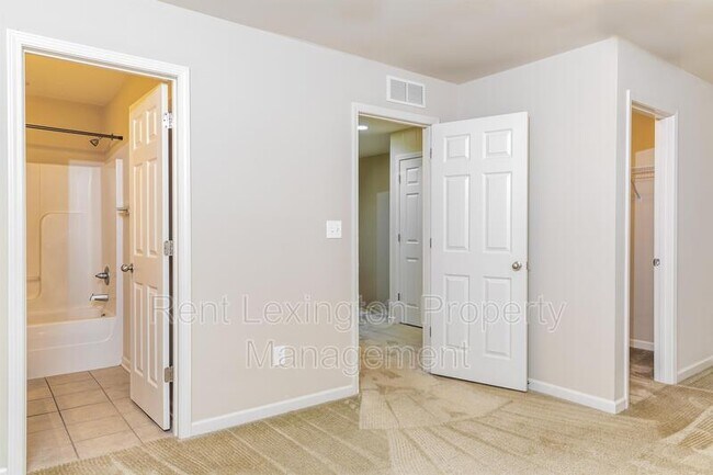 Building Photo - 3838 Nadia Ln