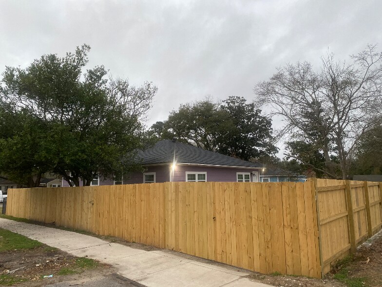 Building Photo - 2720 Saratoga Rd