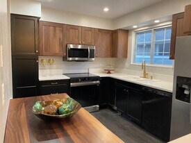 Building Photo - 7168 E Bentley Cir