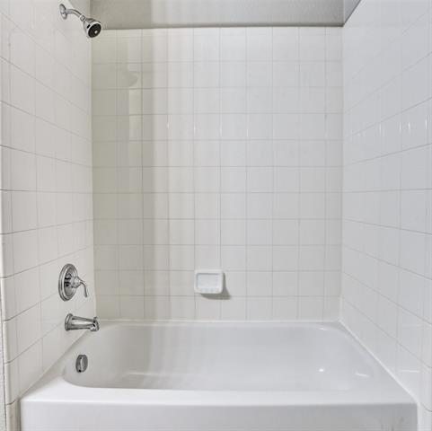 Building Photo - 11546 La Grange Dr