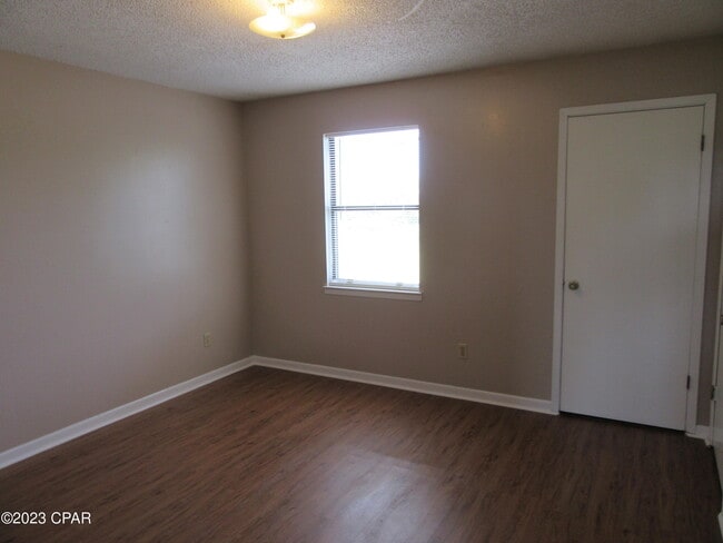 Building Photo - 5414 Manzonita Dr