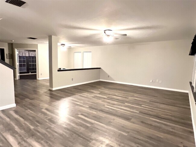 Building Photo - 308 Acklington Dr